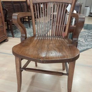 Sillón de despacho de roble años 1930-1940.