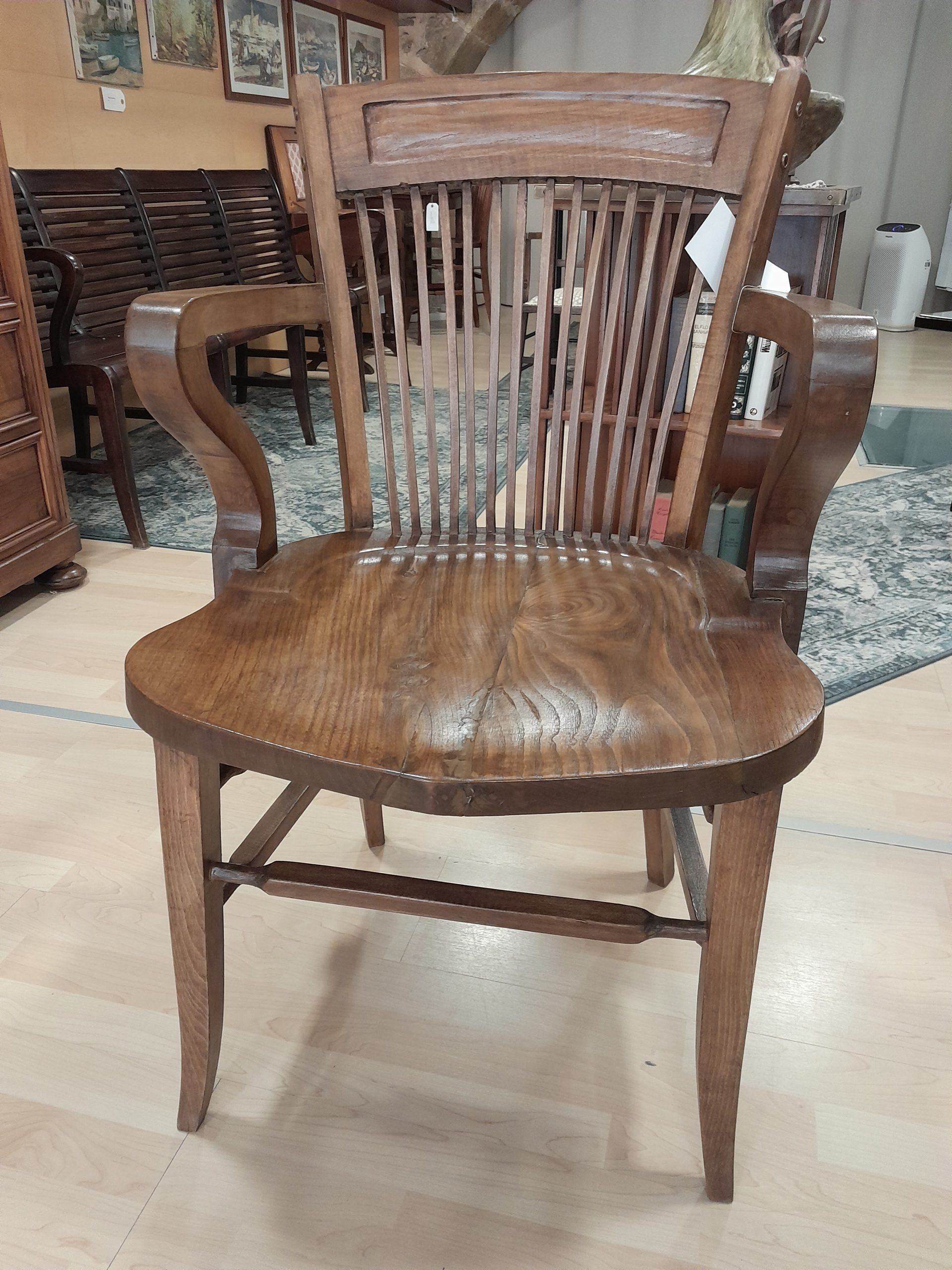 Sillón de despacho de roble años 1930-1940.